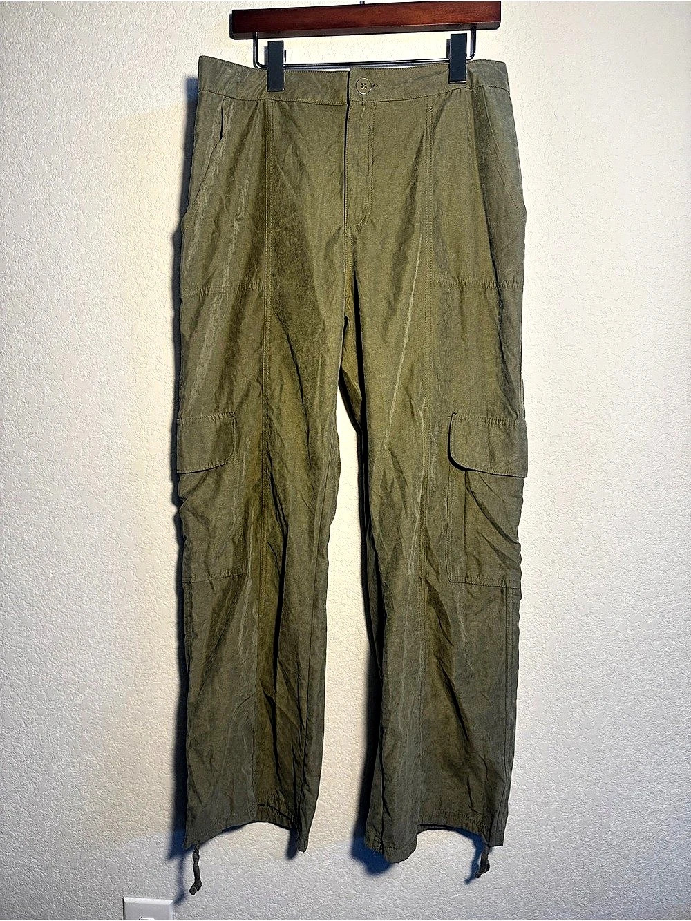 Wild Fable Women's Cargo Jogger Pants Green Size Medium casual